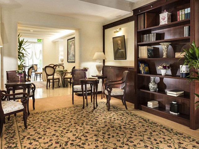 Отель Hotel De Londres 4*